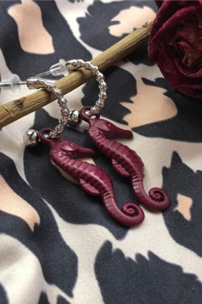 Leerybee Matte Burgundy Color Antiallergic Sea Horse Earrings