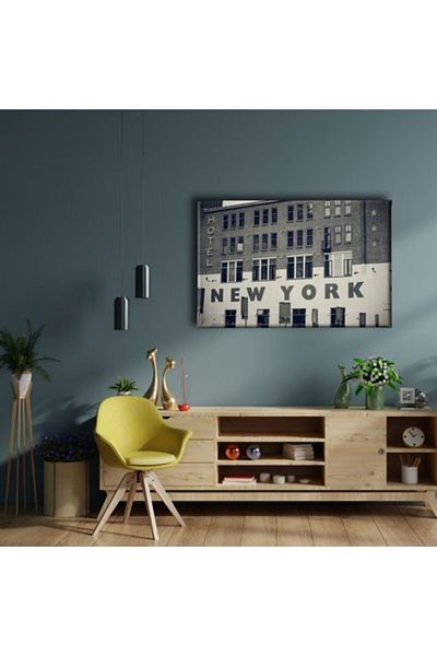 Desenlio New York Hotel Canvas Painting