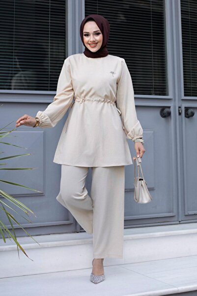 MİSSKAYLE Μπεζ Σετ Χιτζάμπ - Λεπτομέρεια Μπροντζ