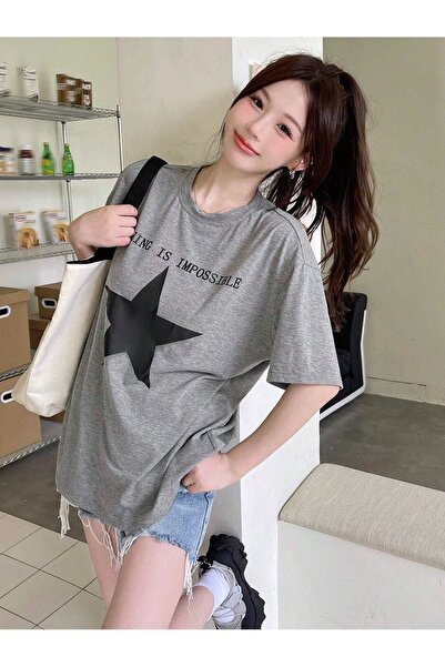 OVER HEAD Tricou de damă supradimensionat cu imprimeu Imposible Star, gri