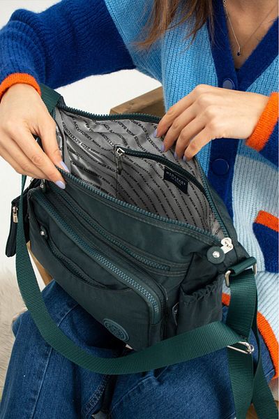 MEGA ÇANTA Poștaș rezistent la apă Kılinkır - Geantă crossbody cu buzunar și detaliu portofel