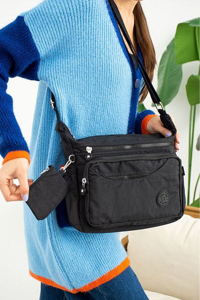 MEGA ÇANTA Poștaș rezistent la apă Kılinkır - Geantă crossbody cu buzunar și detaliu portofel