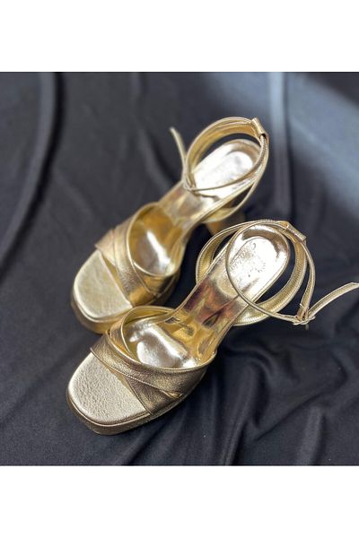 Pine Cone Silver Platform - Stylish and Comfortable Design