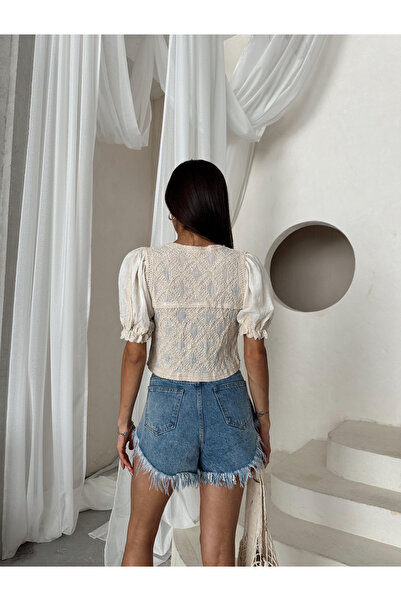 jöns since 1997 Μαύρη κρεμ κοντή γυναικεία μπλούζα με λαιμόκοψη - πλεκτή με κουμπιά μπροστά