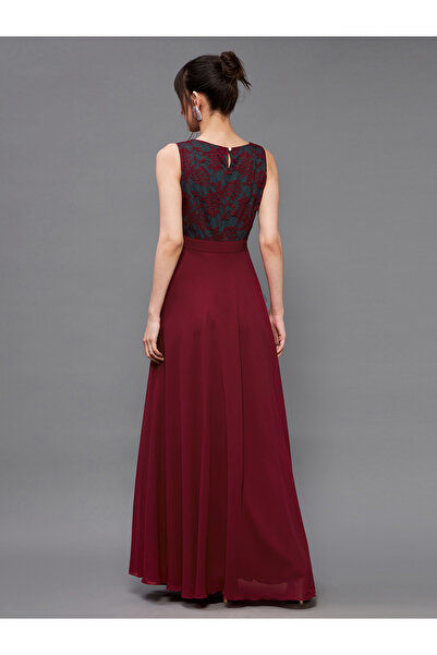 Miss Chase By Styli Lace Detailed Sleeveless Maxi Dress