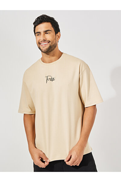 Styli تي شيرت بشعار إنترلوك مطرز كبير الحجم