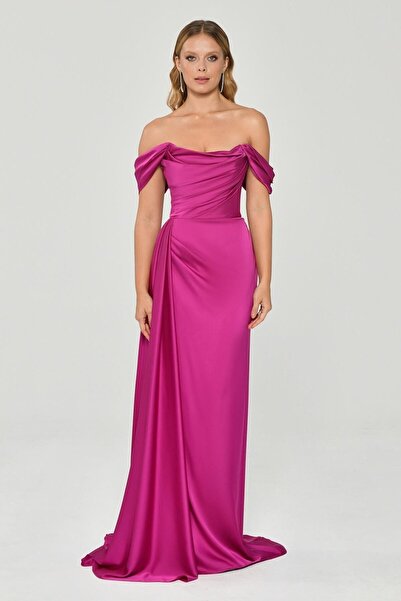 ALFABETA فستان طويل من الساتان بكتف منسدل وفتحة جانبية