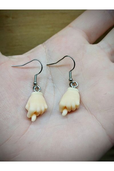 nahtarlık Oh Sign Shaped Earrings Modern and Fun