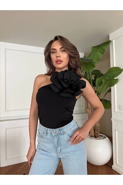 1Moda1Tarz Εισαγόμενη κρεπ γυναικεία μπλούζα με λεπτομέρεια από μαύρο τριαντά...