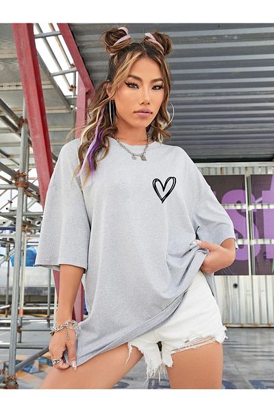 DAXİS Sportwear Company Tricou oversize imprimat cu inimă mică de damă