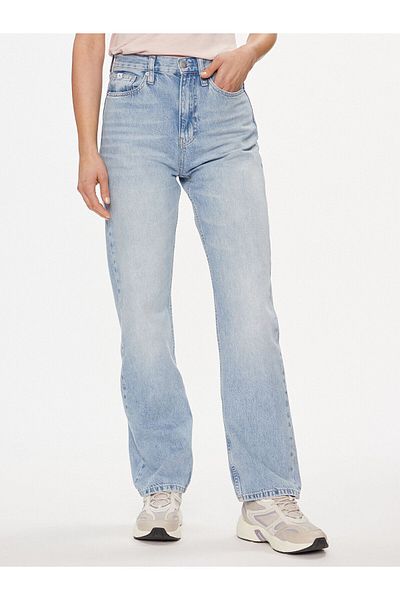 Calvin Klein جينز أزرق نسائي بخصر عادي وقصة ضيقة وأرجل مستقيمة J20J222779-1AA