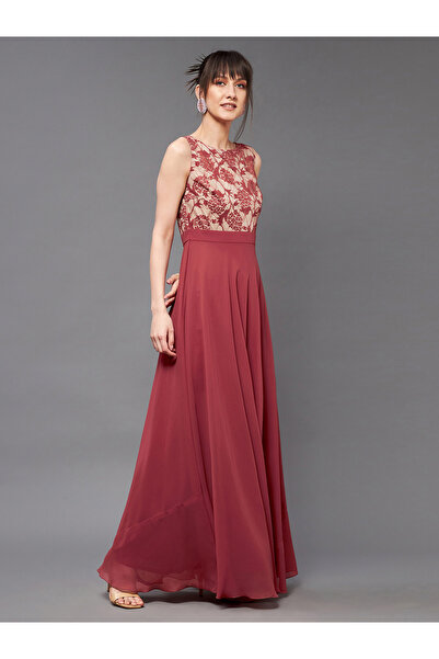 Miss Chase By Styli Lace Yoke Sleeveless A-Line Maxi Dress