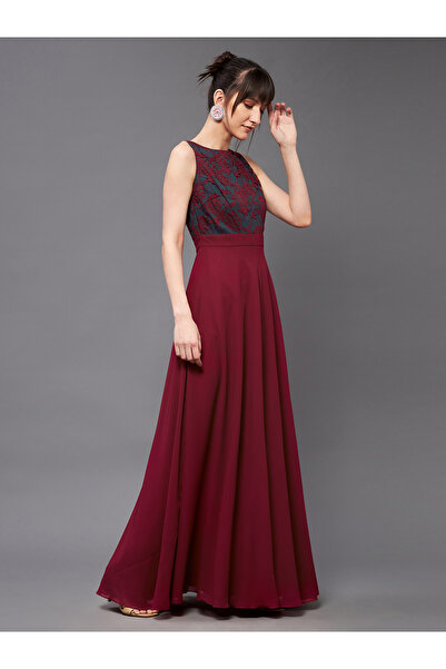 Miss Chase By Styli Lace Detailed Sleeveless Maxi Dress