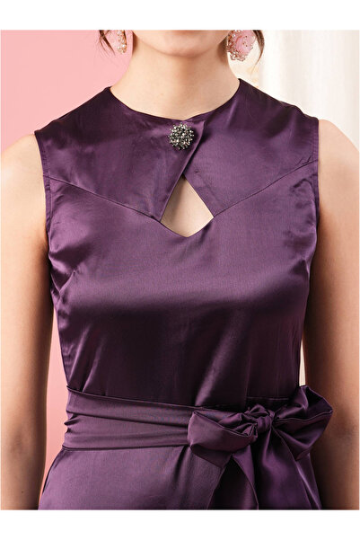 Mish By Styli Round Overlap Neck Maxi Dress with Cut-Out Detail