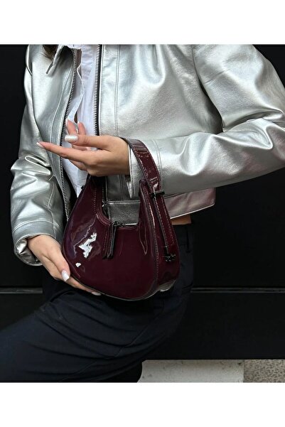 Eyza accessories حقيبة كتف نسائية من الجلد اللامع موديل الكرز مع حزام قابل لل...