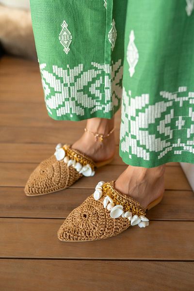 ANGELİNA JONES Tyler Women's Nude Seashell Detail Straw Slippers