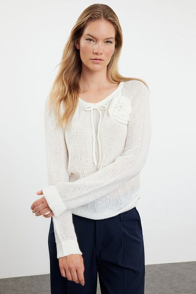 Trendyol Collection Ecru Knitwear Sweater - Soft Texture, Transparent Rose Detail Twoaw25Kz00142