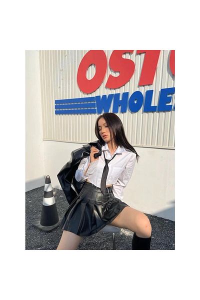 DEEFWEAR Fustă din piele neagră cu talie înaltă - Design pliat Y2K foarte amabil