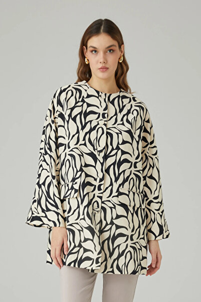 Gusto Leaf Patterned Kaftan - Black