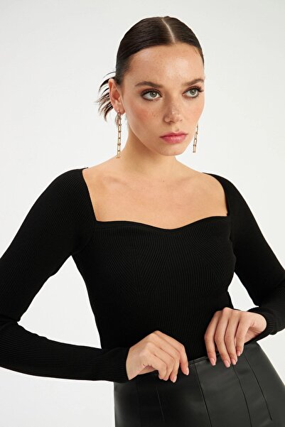 Cistern İstanbul Γυναικεία πλεκτή μπλούζα με μαύρη καρδιά