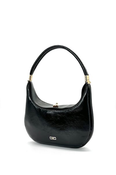 VICTORIA SHINE حقيبة القمر موديل 3069 بتفاصيل قفل أسود - كيريشيشي