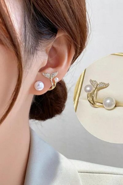 AKIN AKSESUAR HEDİYELİK Zircon Gold Fishtail Detailed Pearl Design Earrings