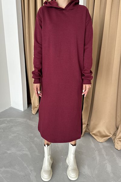 MODAGEN Burgunderrotes langes Damenkleid mit Kapuze