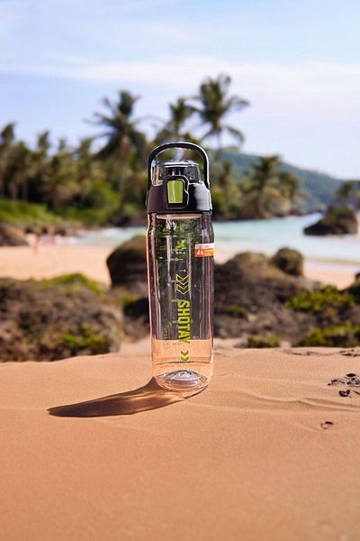 YDGR 750 ml Stylish Finger Strap Shaker for Athletes - Smoothie Flask and Water Bottle