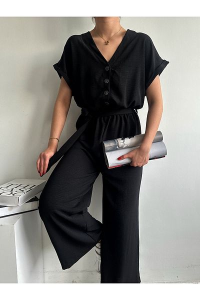 BEJNA Schwarzer Jumpsuit mit Gürtel für Damen – Knopfdetail