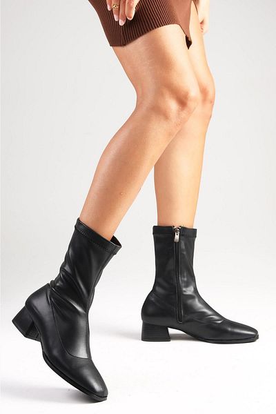 Mio Gusto Erica Black Color Blunt Toe Short Heeled Women's Stretch Boots