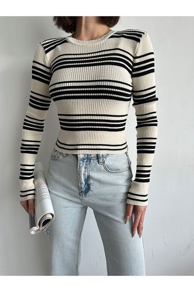BEJNA Ecrufarbener, gestreifter Basic-Strickpullover mit Rundhalsausschnitt für Damen