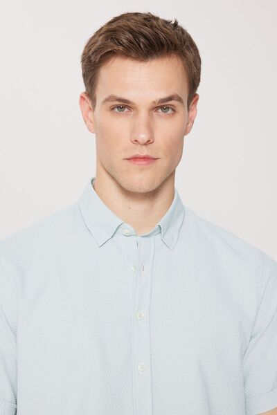 AC&Co / Altınyıldız Classics Ανδρικό πουκάμισο με κοντό μανίκι με γιακά με κρυφό κουμπί με πράσινη λεπτή εφαρμογή