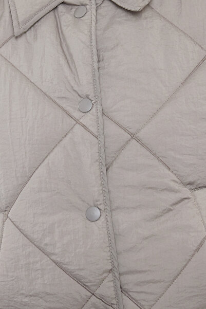 Trendyol Collection Prošívaná norková vesta - Detail prošívání, Regular Fit TWOAW25YE00015