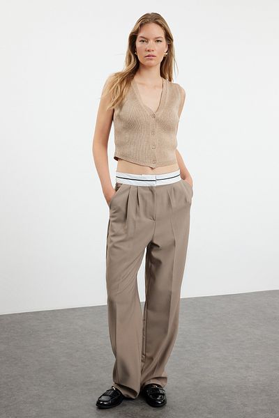 Trendyol Collection Camel Premium специална прежда трикотажна жилетка с V-образно деколте - TWOAW24SV00049