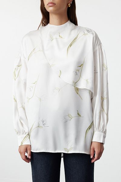 Trendyol Modest Ecru gewebte Tunika aus Satin mit Blumenmuster TCTSS24UK00019