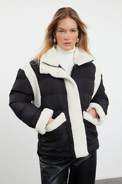 Trendyol Collection Plush Detailed Black Puffer Jacket - Regular Fit Twoaw25Mo00082