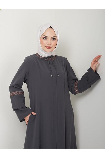 Neva Style فراشة مطرزة مقاس كبير