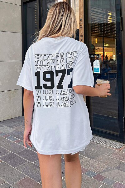 Swist Γυναικείο μπλουζάκι σε λευκό Vintage Back Printed Oversize