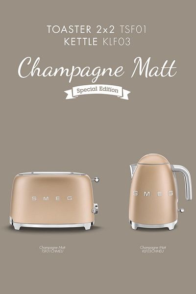 SMEG طقم غلاية ذهبية غير لامعة بنمط 50 إصدار خاص ومحمصة خبز 1 × 2