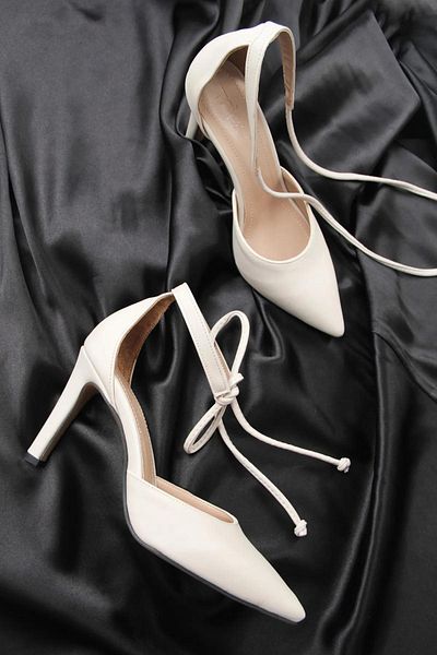 Pine Cone White Heeled Ankle Laced Front Closed Skin