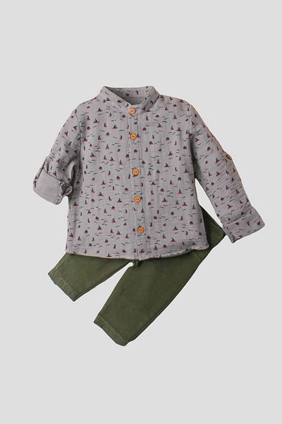 Chicsy Baby 2-Piece Set with Muslin Shirt and Sail Pattern