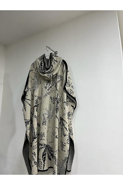 Kayaka triko women's hooded patterned poncho
