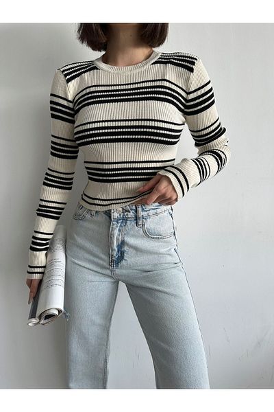 BEJNA Ecrufarbener, gestreifter Basic-Strickpullover mit Rundhalsausschnitt für Damen