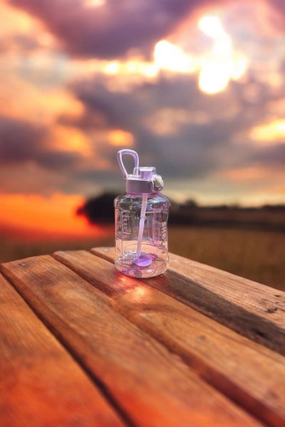 YDGR 1.6 Lt Flask - Two Ended Handheld Lockable Lid with Rope Strap
