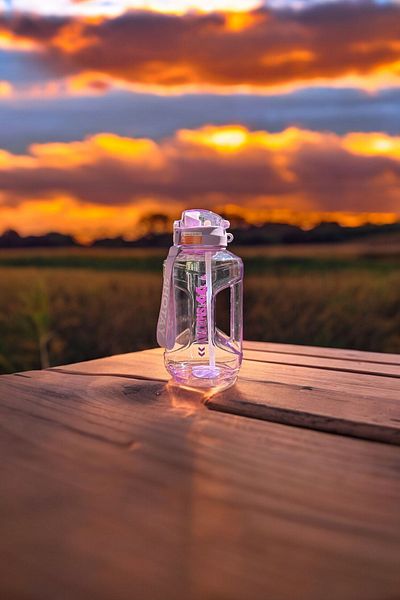 YDGR 1.6 Lt Flask - Two Ended Handheld Lockable Lid with Rope Strap