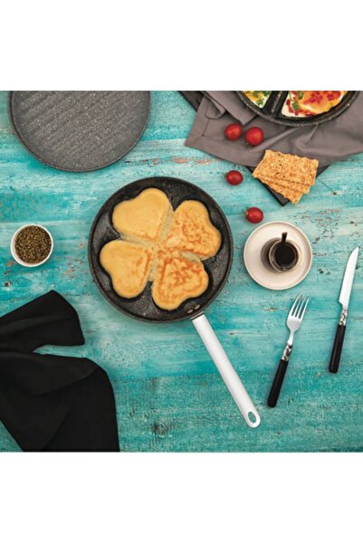 Evren 4 Gözlü Kalpli Tava 24 Cm, Yumurta Omlet Krep Kalpli Tava