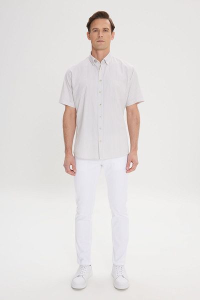 ALTINYILDIZ CLASSICS Men's White-beige Comfort Fit Relaxed Cut Button Collar Checkered Short Sleeve Shirt