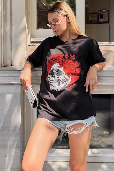 Swist Oversize dámské tričko Black Skull Rose s potiskem