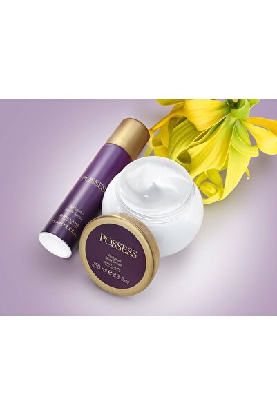 Oriflame Possess Kışkırtıcı Kokuya Sahip Parfümlü Vücut Spreyi ve Parfümlü Vücut Kremi Seti