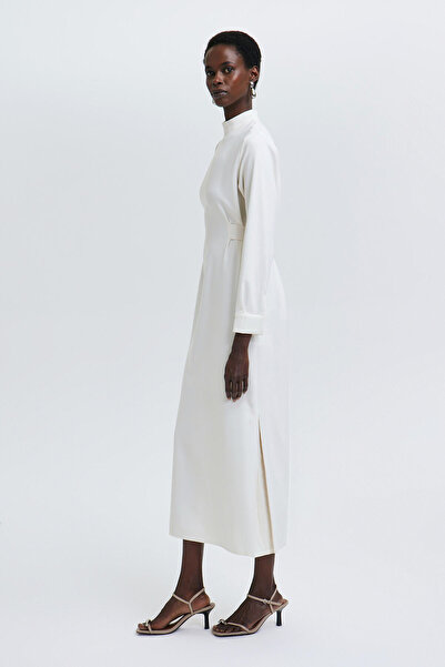 Touché Privé Φόρεμα κρεπ - Σχέδιο με ζώνη μέσης